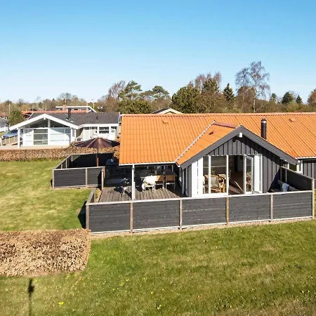 Ferienhaus 4 Star Holiday In *